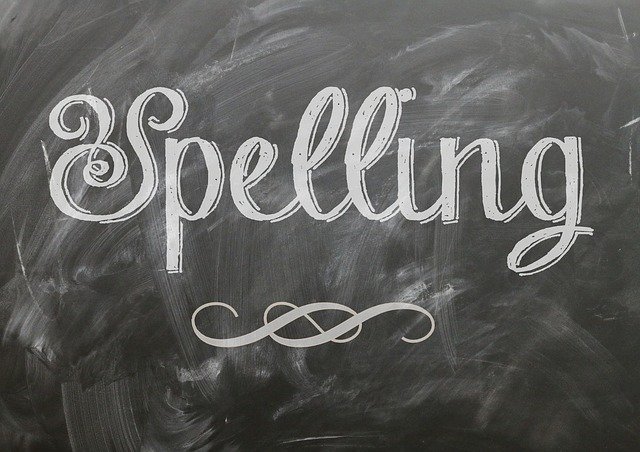 https://pixabay.com/illustrations/spelling-language-blackboard-chalk-998350/